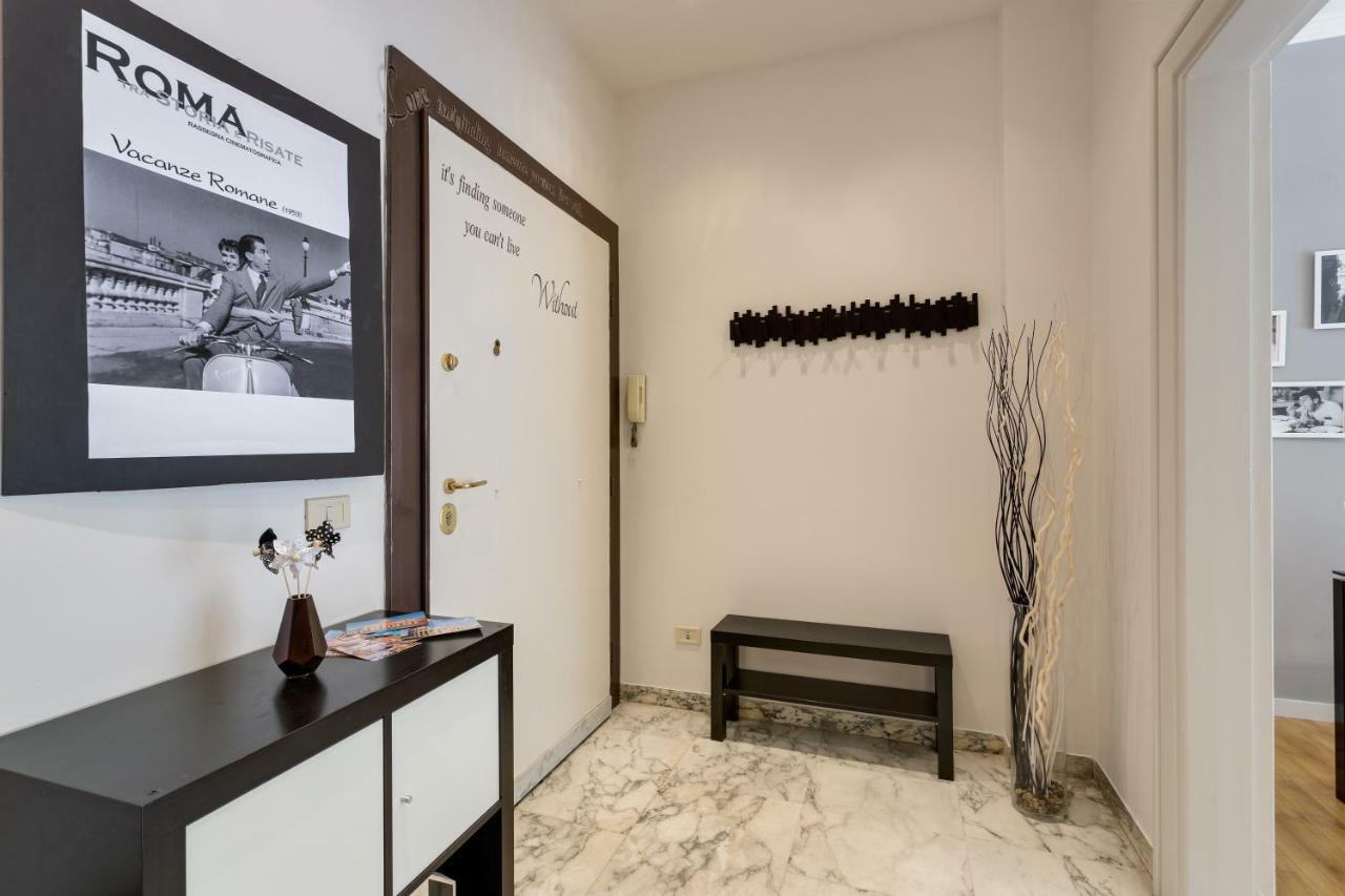 Goldie Rome Bagian luar foto